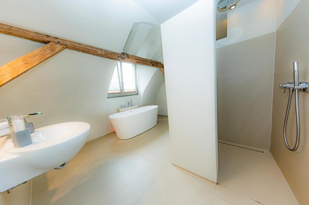BS Luxury Apartment room 5